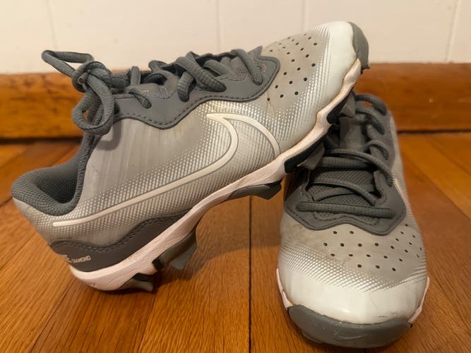Gray Kid's 2.5Y (Big Kids / Youth) Youth Nike ALPHA HUARACHE 4 KEYSTONE