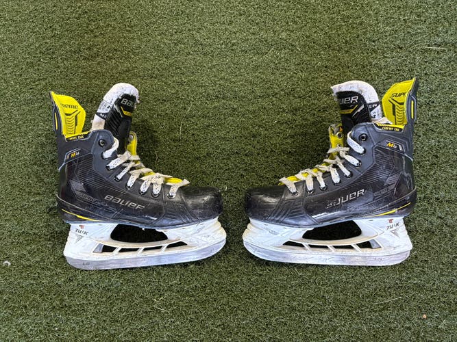 2022 Bauer Supreme M4 Hockey Skates Regular Width Size 4.5 (Used)