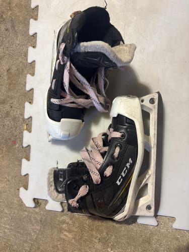 CCM Tacks Hockey Goalie Skates Regular Width 13.5 (Used)