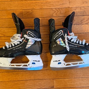 2023 True HZRDUS 9x Hockey Skates Regular Width 8 (Used)