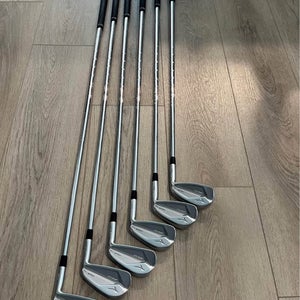 Men's 2019 Mizuno JPX 919 Tour Right Handed Iron Set Regular Flex (Used)