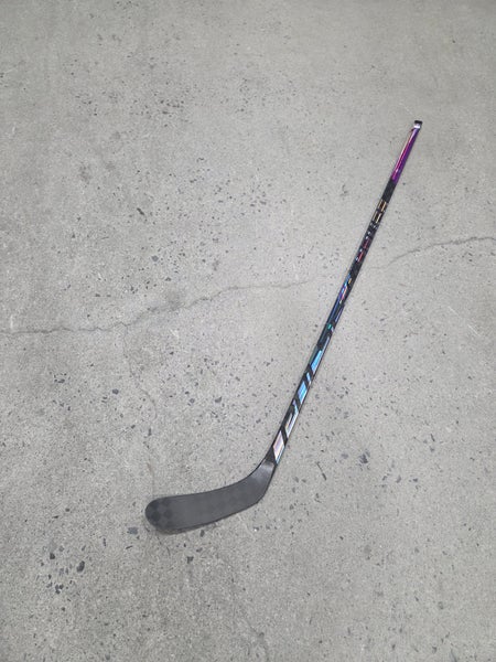 New Intermediate Bauer PULSE 2 Right Handed Hockey Stick P28 55 flex