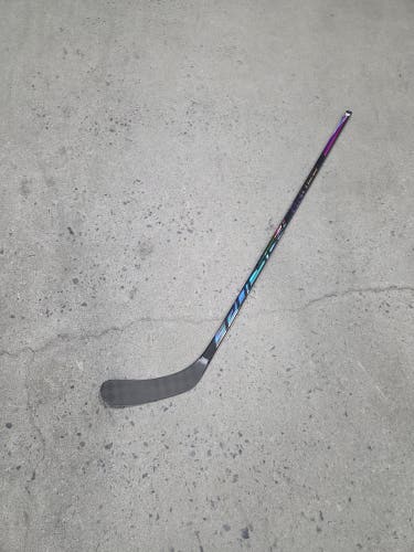 New Junior Bauer PULSE 2 Right Handed Hockey Stick P92 30 flex