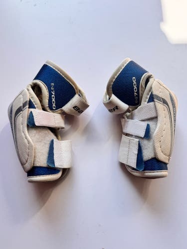 Junior Small Bauer Nexus 7000 Elbow Pads (Used)