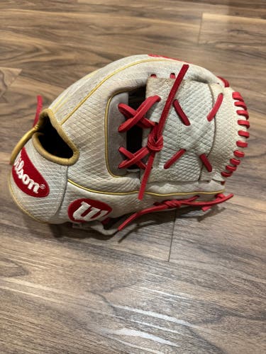 Wilson A2000 KS7 Fast Pitch RHT Softball Glove 12" (Used)