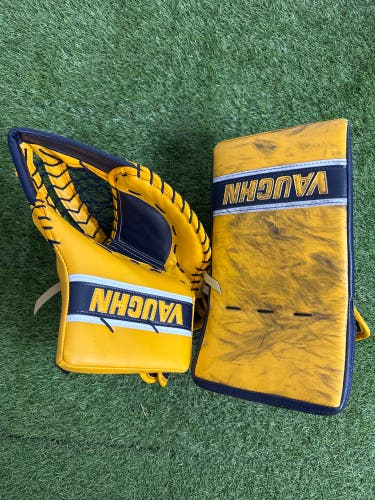 Senior Vaughn Velocity V10 Goalie Gloves & Blockers Regular Pro Stock (Used)