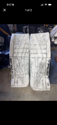 33" True Catalyst 7X3 Goalie Leg Pads (Used)