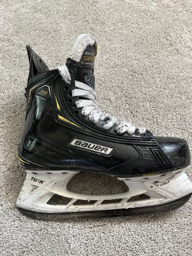 Bauer Supreme 2S Pro Hockey Skates Regular Width Size 5 (Used)