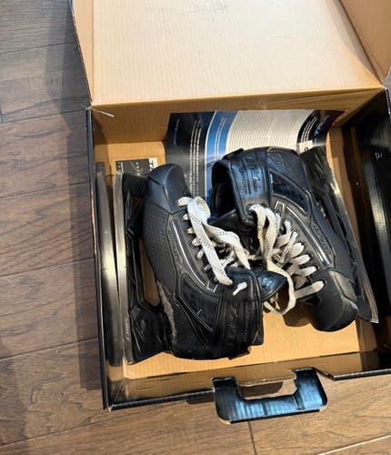 True Catalyst 7x4 blackout Goalie Skates Wide Width 8.5
