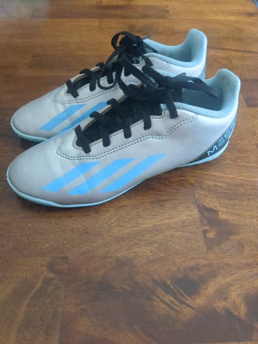 Kids 4Y (Big Kids / Youth) Adidas Indoor Cleats (Used)