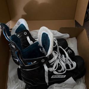 Bauer XLP Hockey Skates 10 (Used)