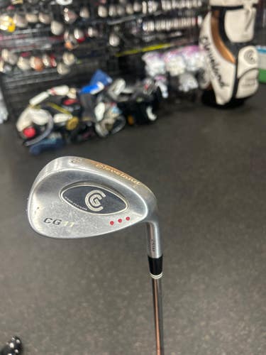 Used Cleveland CG11 Golf Chipper RH 56 Degree 11337-S000496811