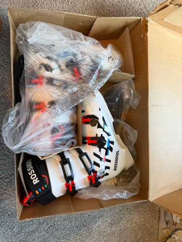 Mondo 25 & 25.5 Unisex Rossignol Hero World Cup Z Soft + Ski Boots (New)