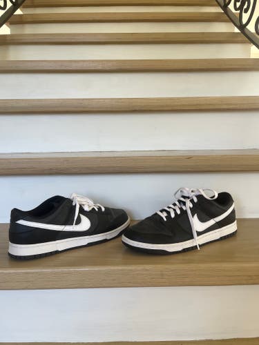 Black Unisex Adult Size M 11.0 (W 12.0) Nike Black Panda Dunks (Used)