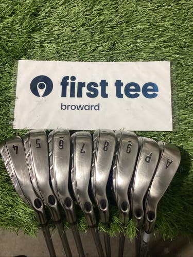 Callaway RAZR X Iron Set 4-PW, AW With Ladies Graphite Shafts
