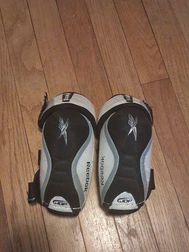 reebok / jofa ice hockey elbow pads junior small ages 6-8yrs