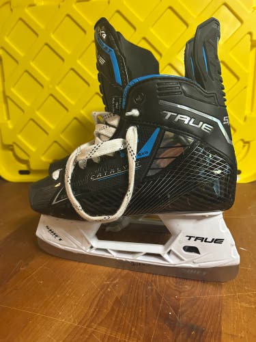 Black 2024 True Catalyst 5x4 Hockey Skates Regular Width 7 (Used)