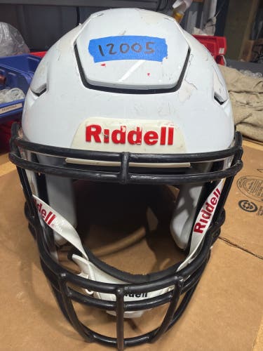 USED RIDDELL FLEX ADULT HELMET - MEDIUM - WHITE METALLIC