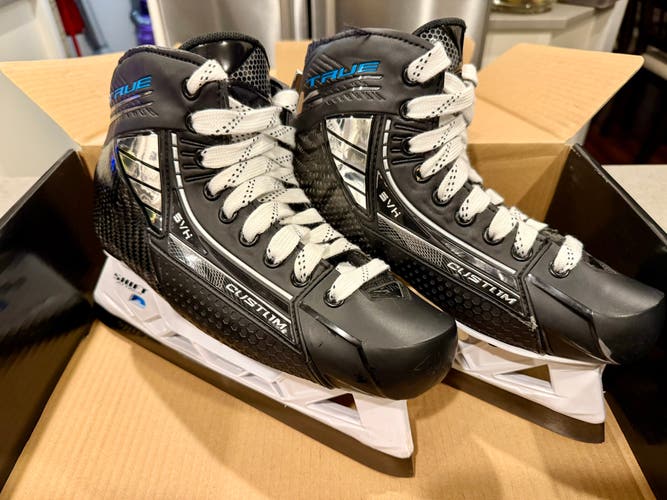 2023 True SVH Pro Two Piece Hockey Goalie Skates Regular Width 7.5 (Used)