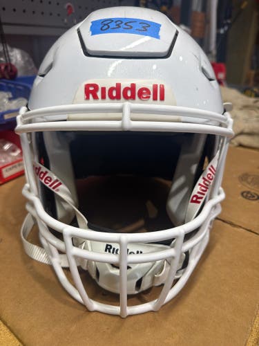USED RIDDELL FLEX ADULT HELMET - MEDIUM - WHITE METALLIC