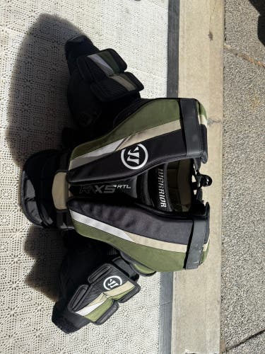 Large 2025 Warrior Ritual X5 RTL Goalie Chest Protector (Used)