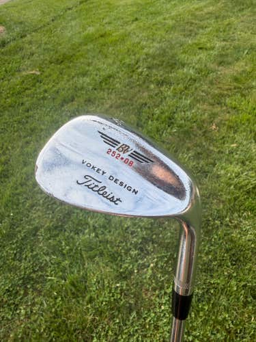 Titleist Vokey Chrome 200 Gap Wedge 52 / 8 Dynamic Gold Wedge Flex 35.75"