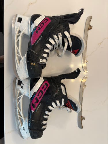 2023 CCM JetSpeed FT680 Hockey Skates Size 2 (Used)