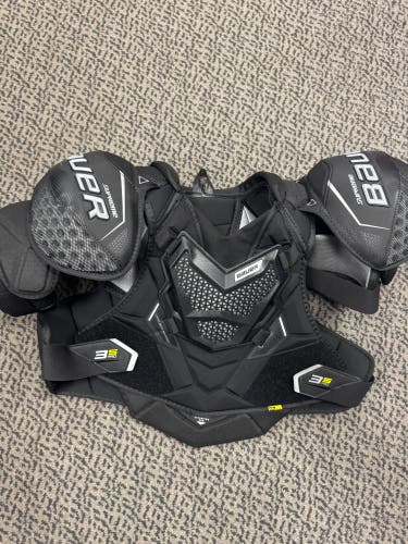 USED ONCE Large Senior Bauer Supreme 3S Pro Shoulder Pads (Used)