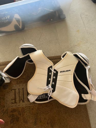 XL Senior Bauer Pro Vintage Shoulder Pads (Used)