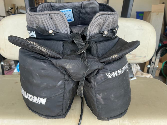 Intermediate Medium Vaughn Hockey Goalie Pants (Used)