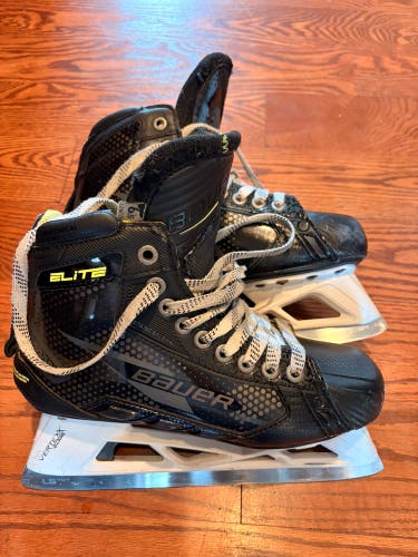Bauer Elite Hockey Goalie Skates 6.5 (Used)