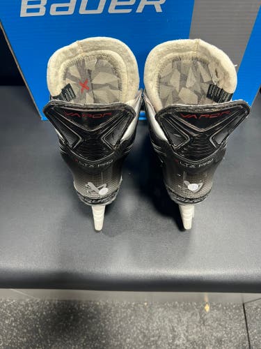 Bauer Vapor XLTX Pro Hockey Skates 7.5 (Used)