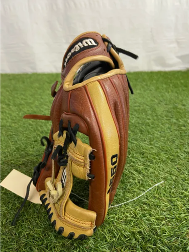 Wilson A550 RH Baseball Glove | 11"