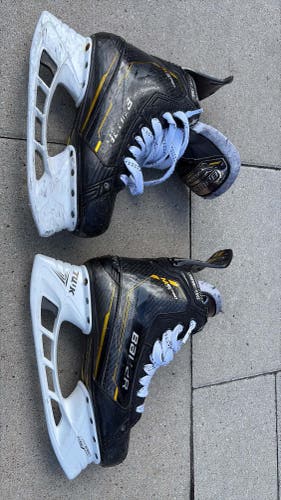 2022 Bauer Supreme M5 Pro Hockey Skates 7 (Used)