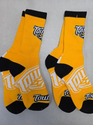 ST1 Mens NCAA TOWSON UNIVERSITY TIGERS Crew Socks Lot of 2 Pair MEDIUM New