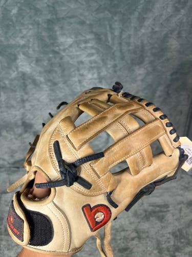 Brown Bradley Next Play RH Baseball Glove 11.25" (Used)
