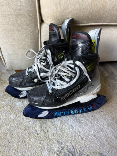 2023 Bauer Vapor Hyperlite 2 Hockey Skates 6 Fit 3(Used)
