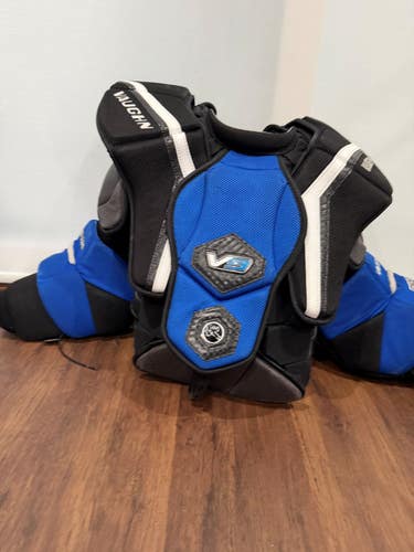 Medium Vaughn Velocity V9 Pro Goalie Chest Protector (Used)