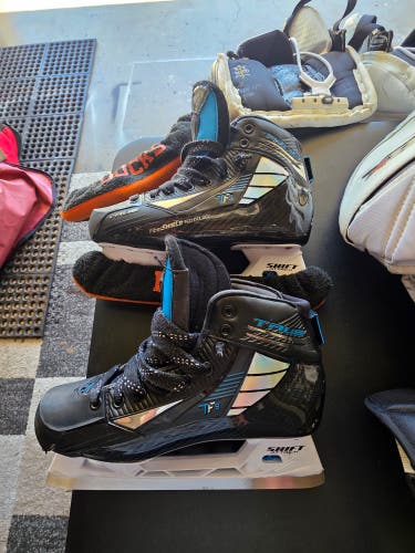True TF9 Hockey Goalie Skates Wide Width 8 (Used)