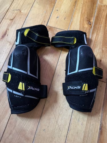 Junior Large CCM Tacks 9550 Elbow Pads (Used)