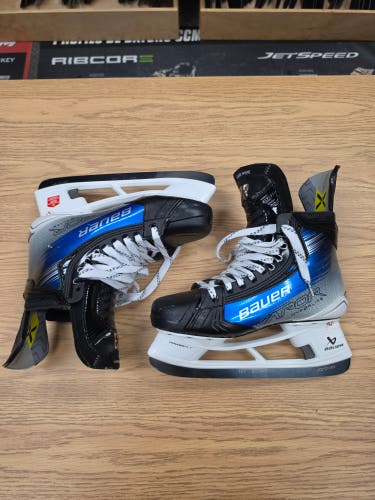 Size 8.75 Fit 3 NEW! Blue Bauer Vapor Hyperlite 2 Hockey Skates Pro Stock (New)
