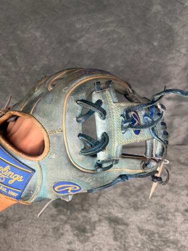 Blue Rawlings Heart of the Hide RH Baseball Glove 11.25" (Used)
