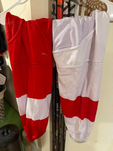Red Intermediate Large Premium Socks (Used)