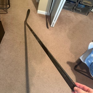 Intermediate Bauer Nexus Havok Right Handed Hockey Stick P28 65 Flex (Used)