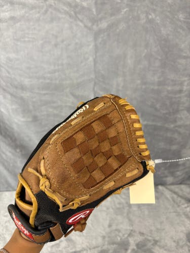 Brown Rawlings Playmaker RH Pitcher's Baseball Glove 11" (Used)