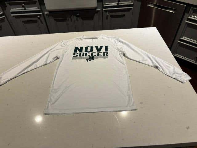 Michigan Novi High School White Soccer Training Long Sleeve Shirt Size Mens Medium