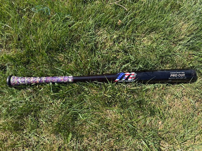 2020 Marucci wood Bat 28 oz 31" (Used)