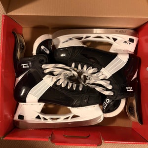 Black/White 2024 CCM Tacks XF 652 Hockey Skates Regular Width 7.5 (Used)