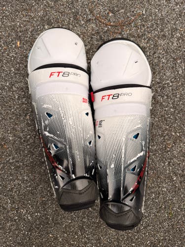 Junior CCM Jetspeed FT8 Pro 12" Shin Pads (Used)