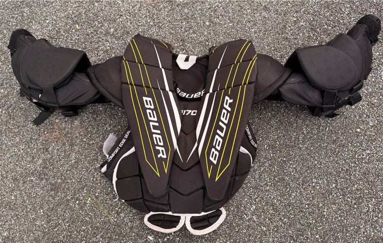 Medium Bauer Supreme S170 Goalie Chest Protector (Used)